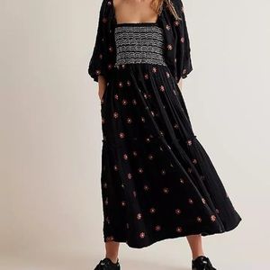 New women’s boho dress. Black with pink flowers. Size small